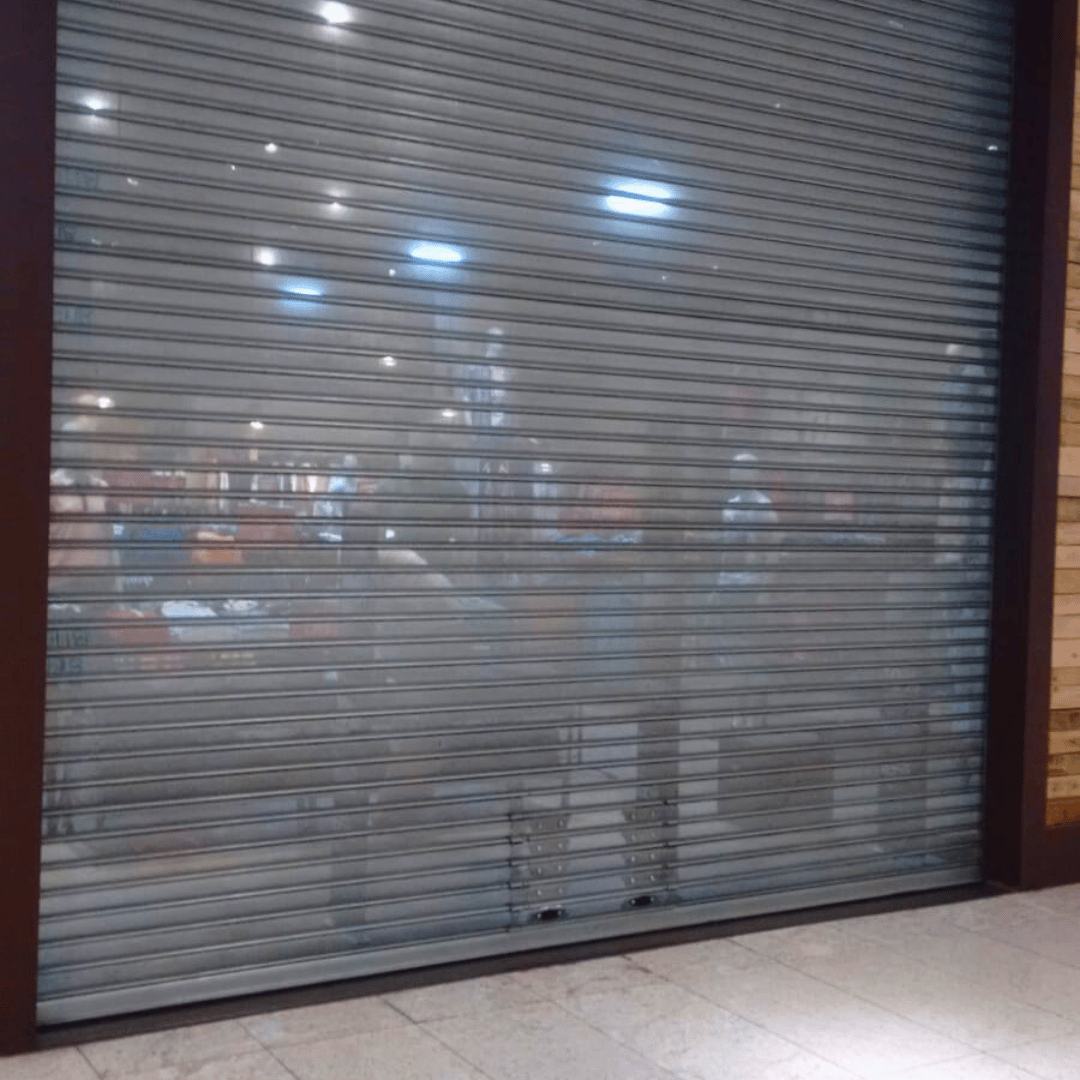 Porta de Enrolar Sob Medida em SP: Para Loja, Galpão e Doca (Manual ou Automática) | EBPA